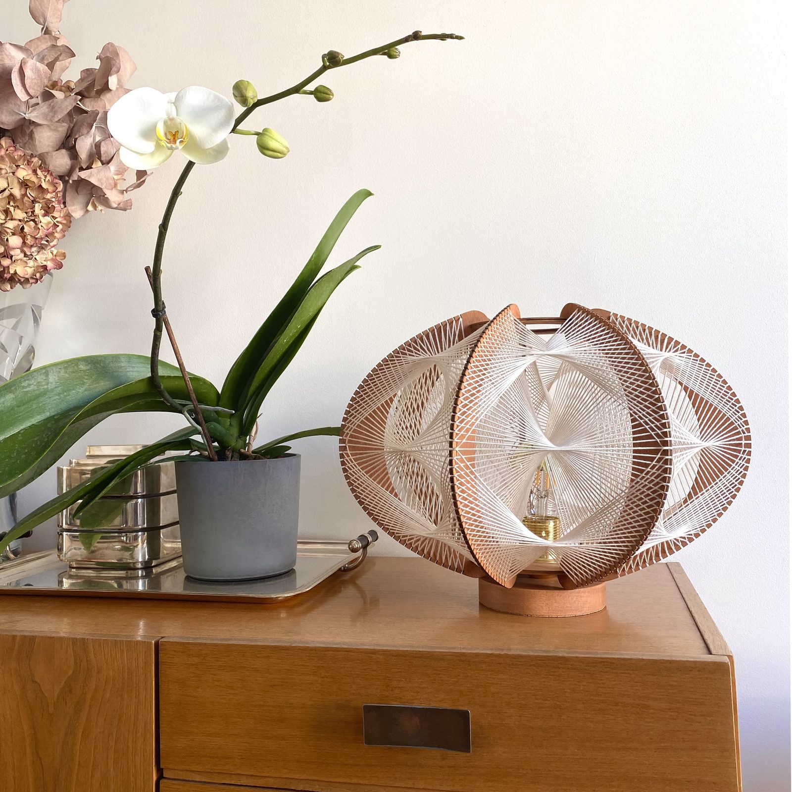 Lampe ECHINO de LAFABLIGHT en tressage Triple Twist