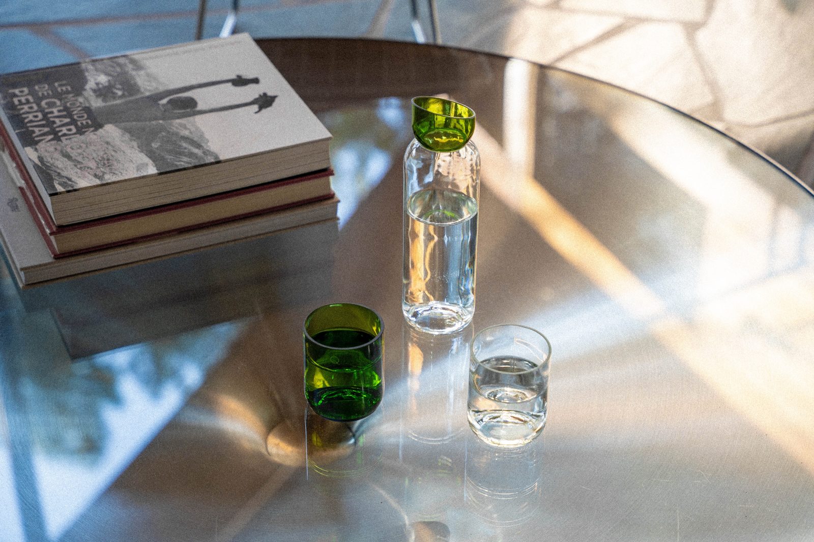 Carafe et verres en verre signés QDB Editions