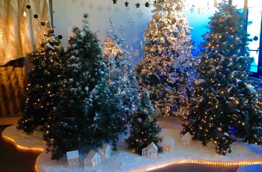 faux sapin de Noël artificiel neige deco.
