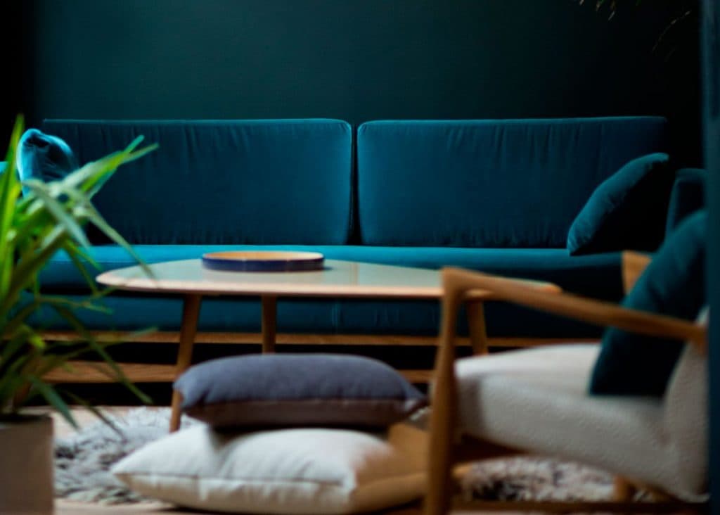 deco masculine salon bleu canard idee inspiration