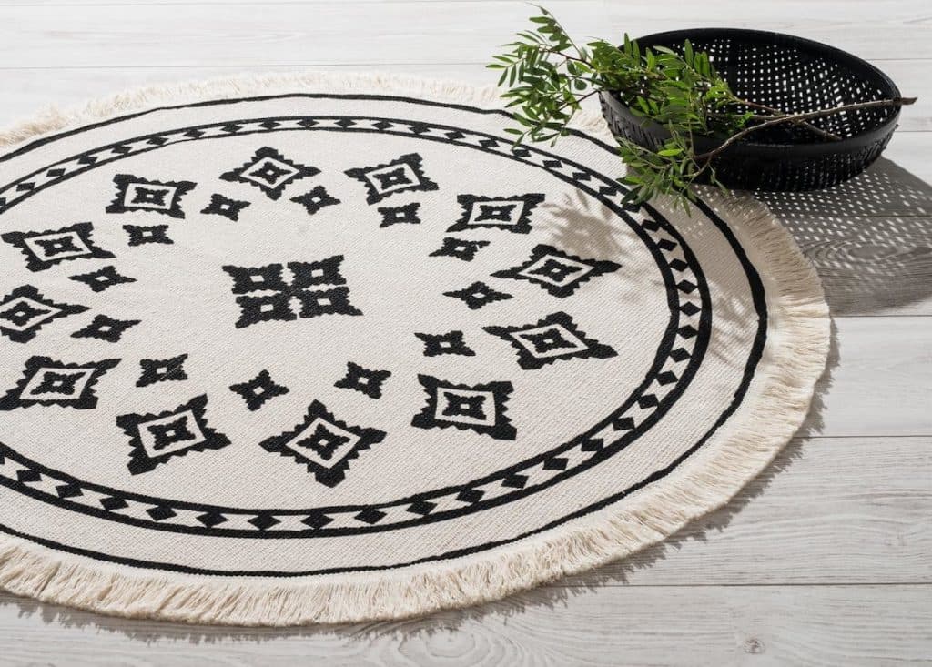 tapis rond salon parquet - blog déco - clem around the corner
