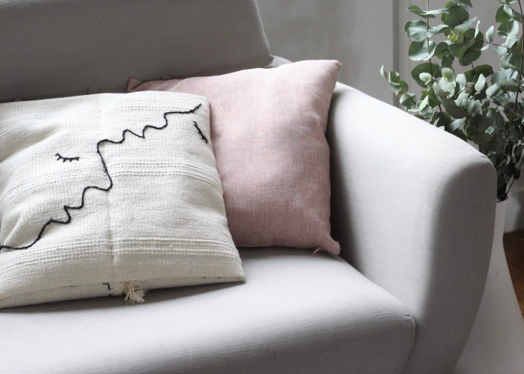 DIY coussin brodé IKEA HACK Sortso - blog déco - clem around the corner