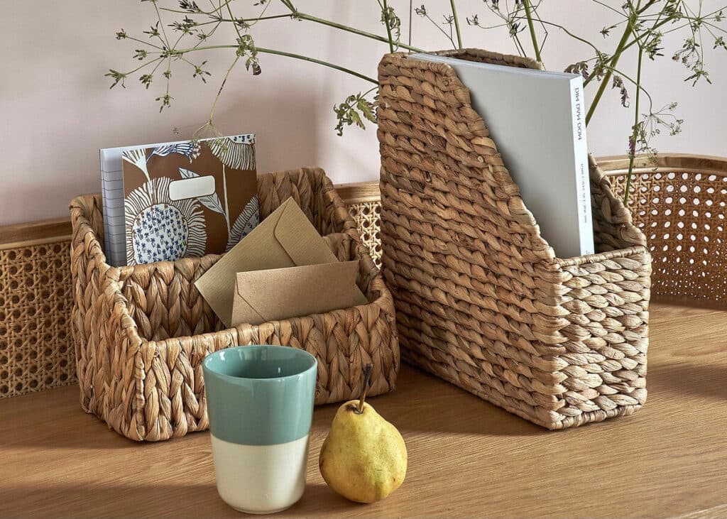 rentrée scolaire astuces rangement bureau boîte jacinthe d'eau tressée