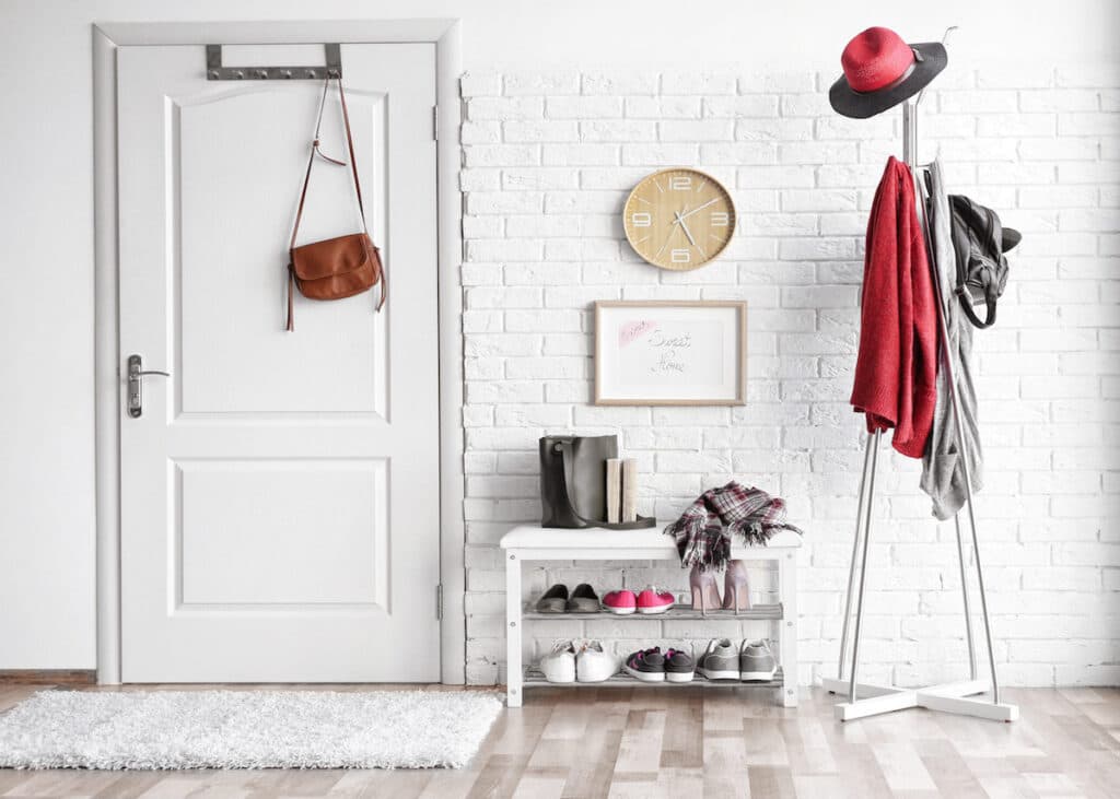 deco blanc mur briques indus moderne lumineux porte manteau