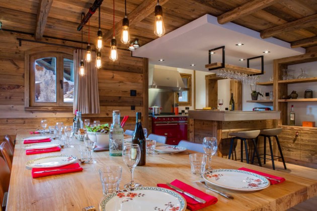 Salle à manger style chalet moderne