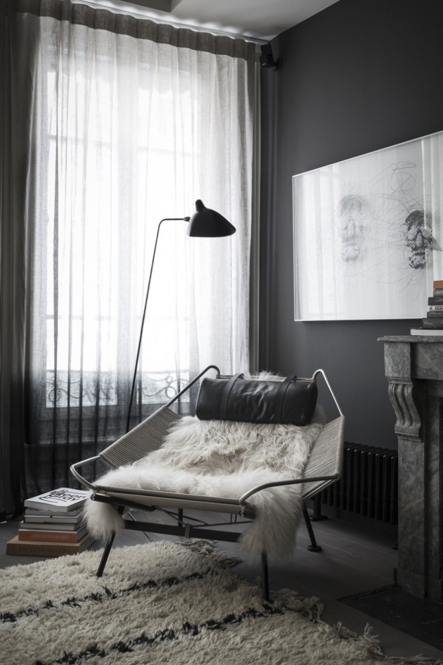 intérieur scandinave murs noirs