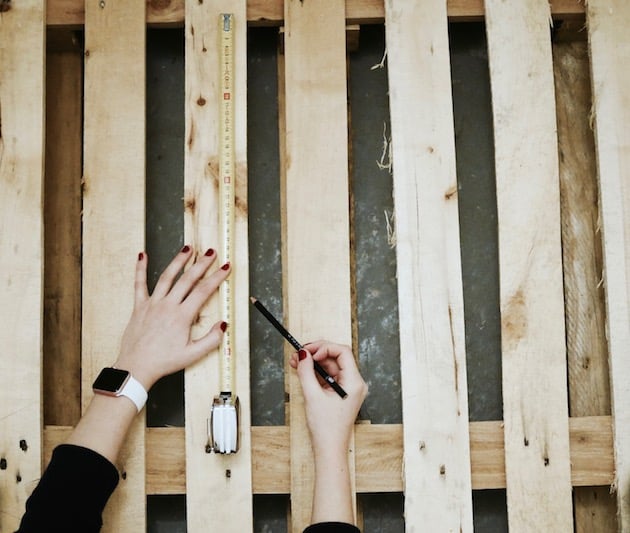 Fabriquer un calendrier de l'avent en palette DIY