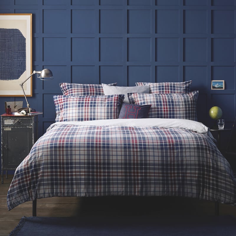 chambre déco tartan motif bleu et rouge rayures