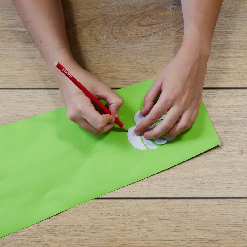 diy tuto fleur en papier guirlande ete template