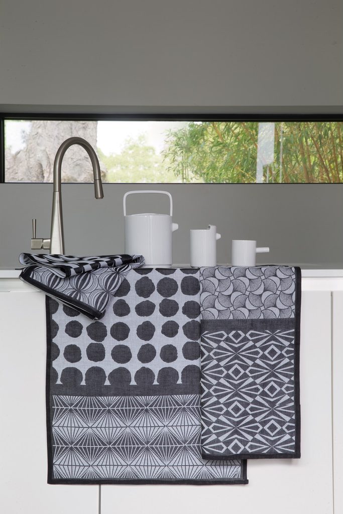 Cuisine ouverte fenêtre bandeau souplex design loft ilot central