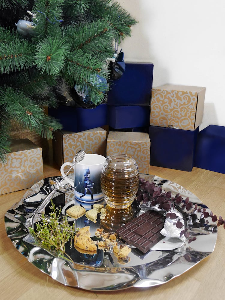 cadeaux sapin de noel bleu et argent alessi