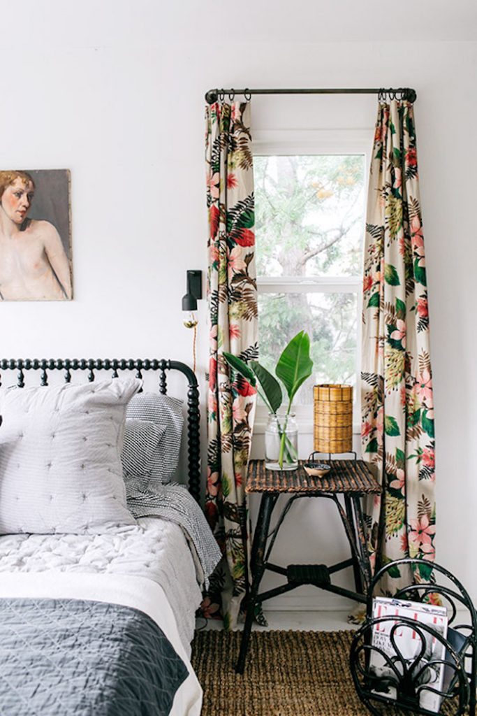 deco fleurie rideau motifs fleurs couleurs lit chambre printemps