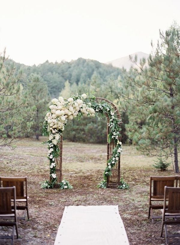 arche deco ceremonie laique montagne nature bois foret arbre