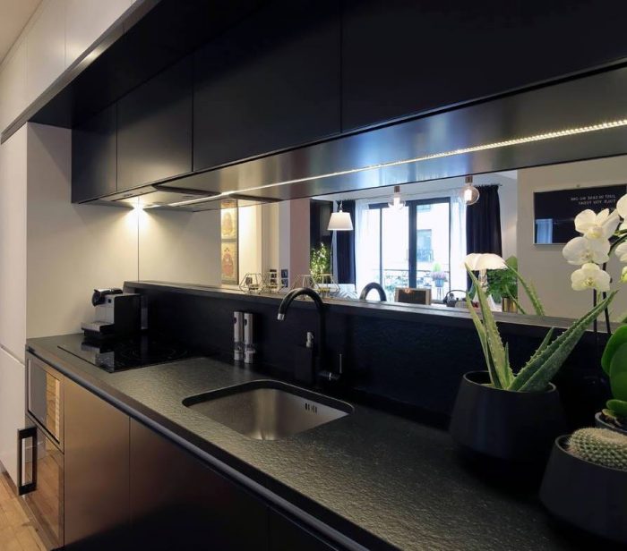 appartement chic paris cuisine noir amenagement