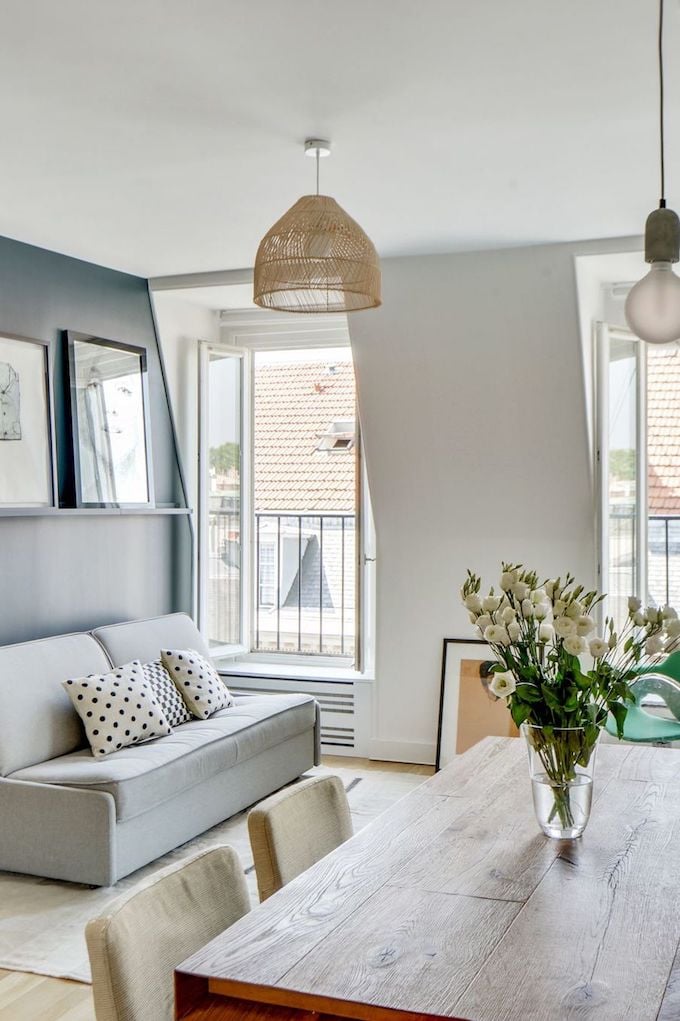 appartement familial 37m2 paris salon suspension en rotin - blog déco - clem around the corner