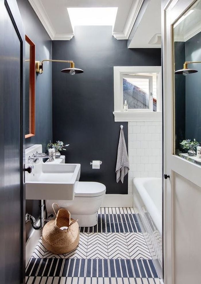 deco graphic mix and match bleu salle de bain wc marin décoration blog