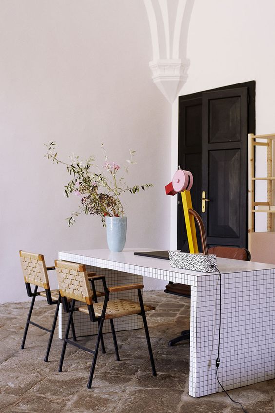 lampe de createur memphis design Tahiti Ettore Sottsass blog déco clem around the corner