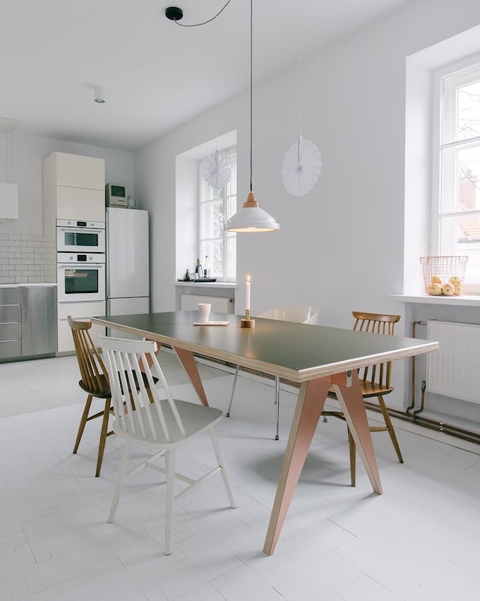 stf table verte bois pied cuivre histoire design polonais - blog déco - Clem Around The Corner