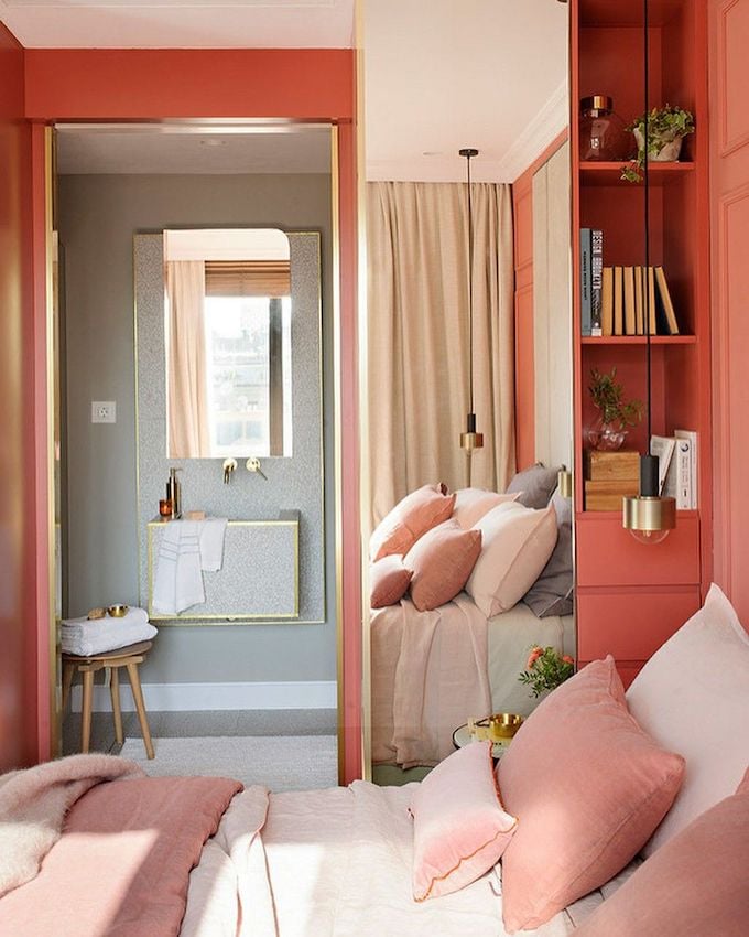 couleur de l'année pantone 2019 living coral chambre blush rose corail lit salle de bain gris blog déco clem around the corner