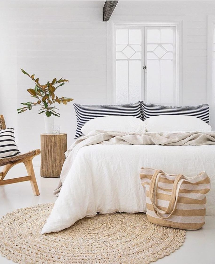 tapis rond chambre vacances rayures bleu blanc - blog déco - clem around the corner
