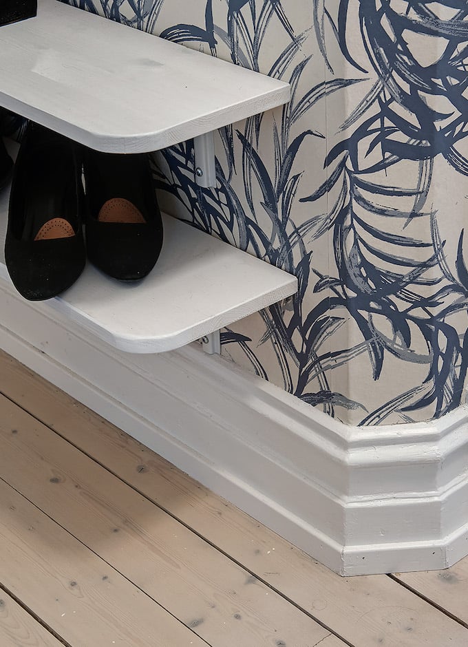 appartement suédois hall moulures parquet bois - blog déco - clem around the corner