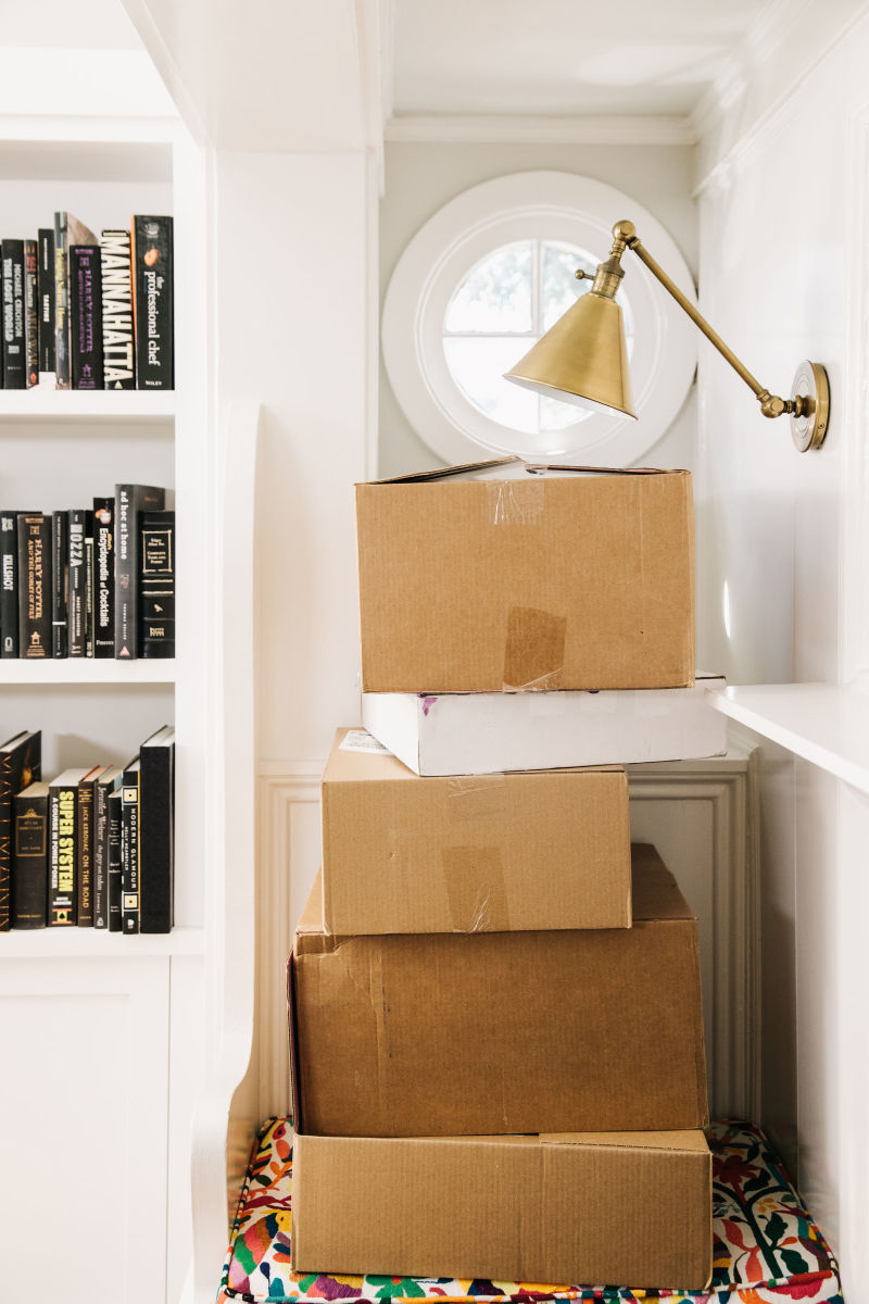 méthode de rangement marie kondo cartons maisons livre - blog déco - clem around the corner