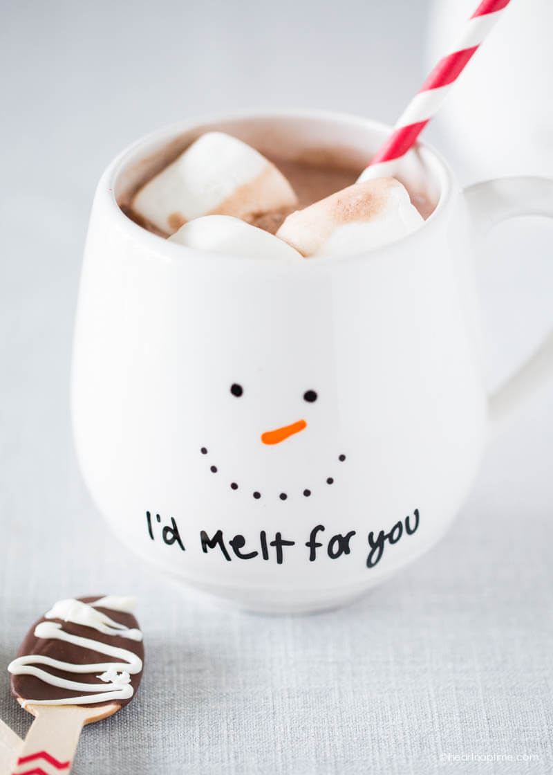 DIY slow living mug dessin feutre porcelaine bonhomme de neige - blog deco - clem around the corner