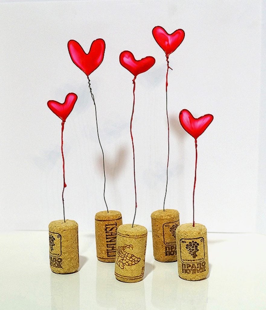 diy avec du vernis à ongle rouge créer un coeur - blog déco - clemaroundthecorner