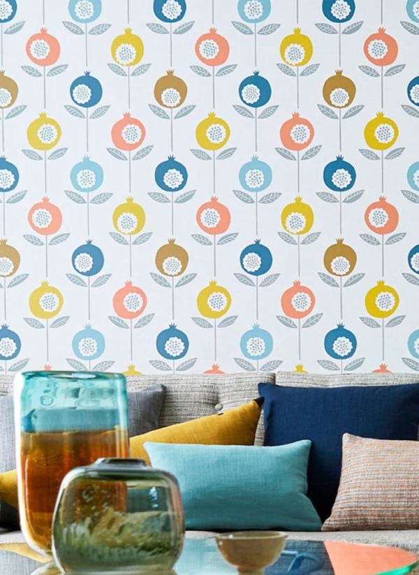 papier peint des années 70 motif fleur multicolore rétro tendance déco