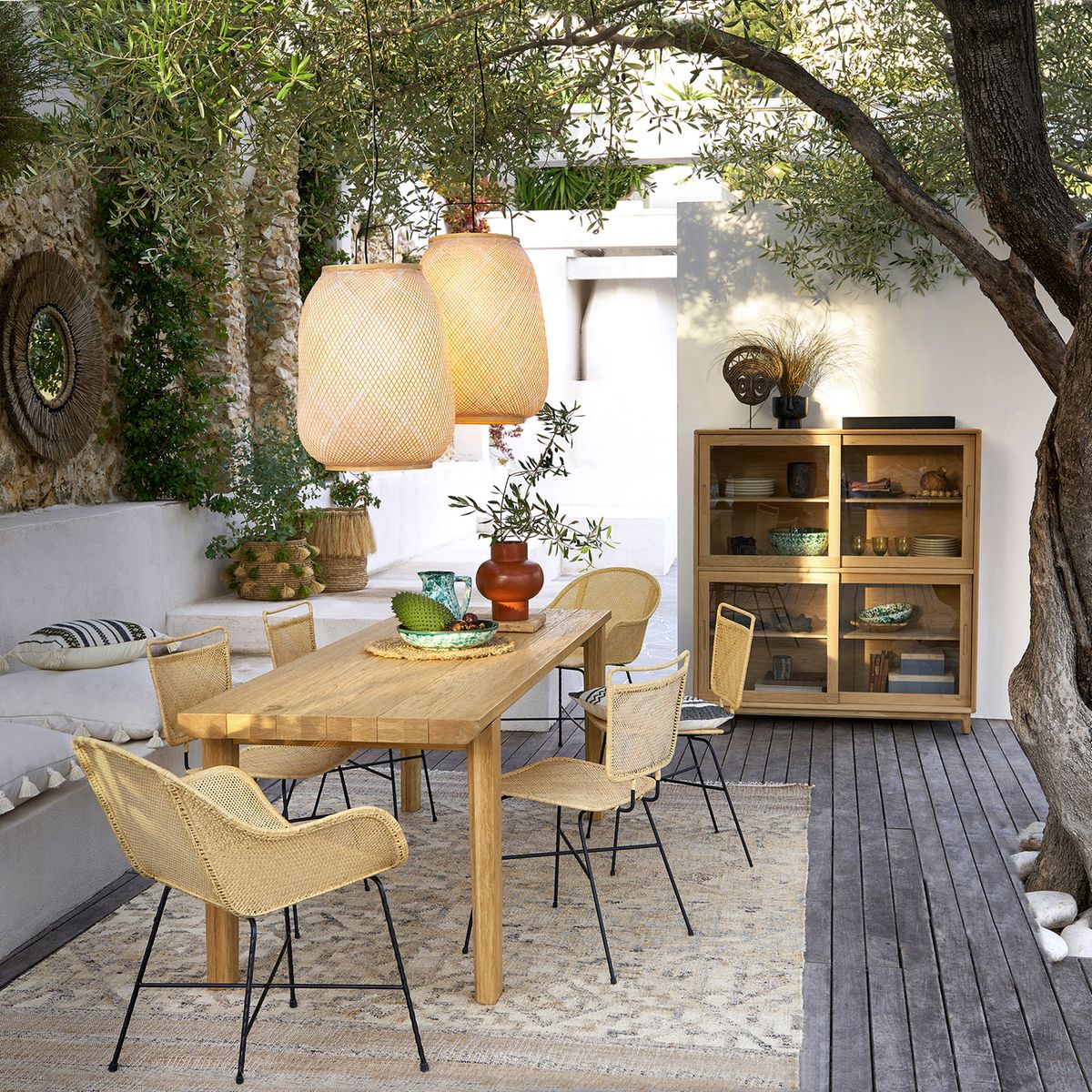 outdoor lampe fibre naturelle suspendue table bois province emmanuel gallina