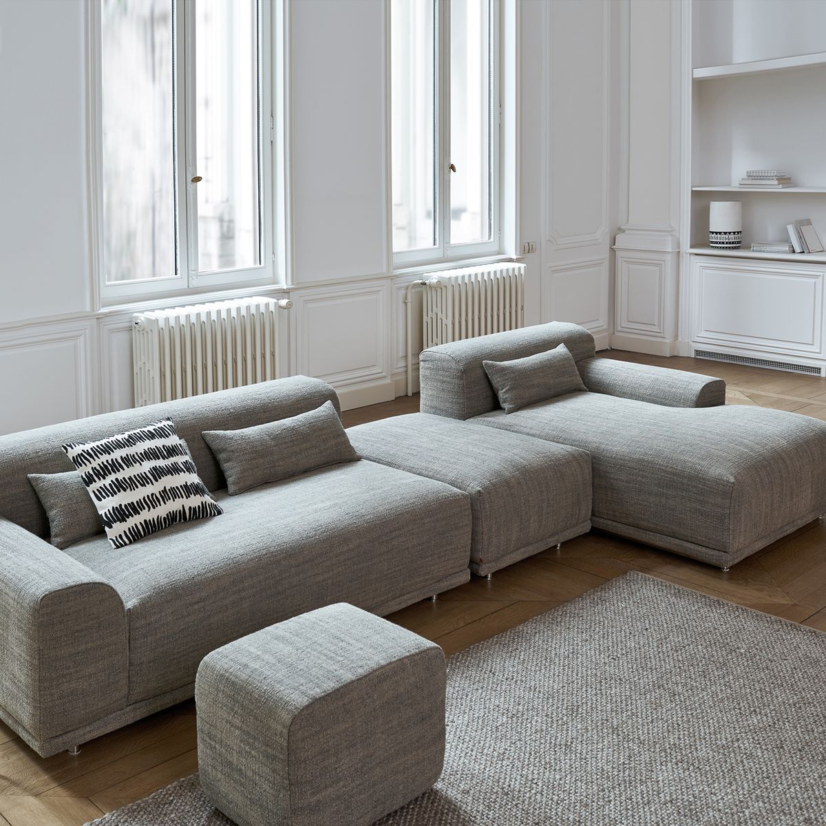 clem around the corner salon canapé gris appartement style parisien