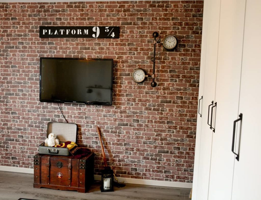 salon déco harry potter original mur briques plateforme 9 3/4