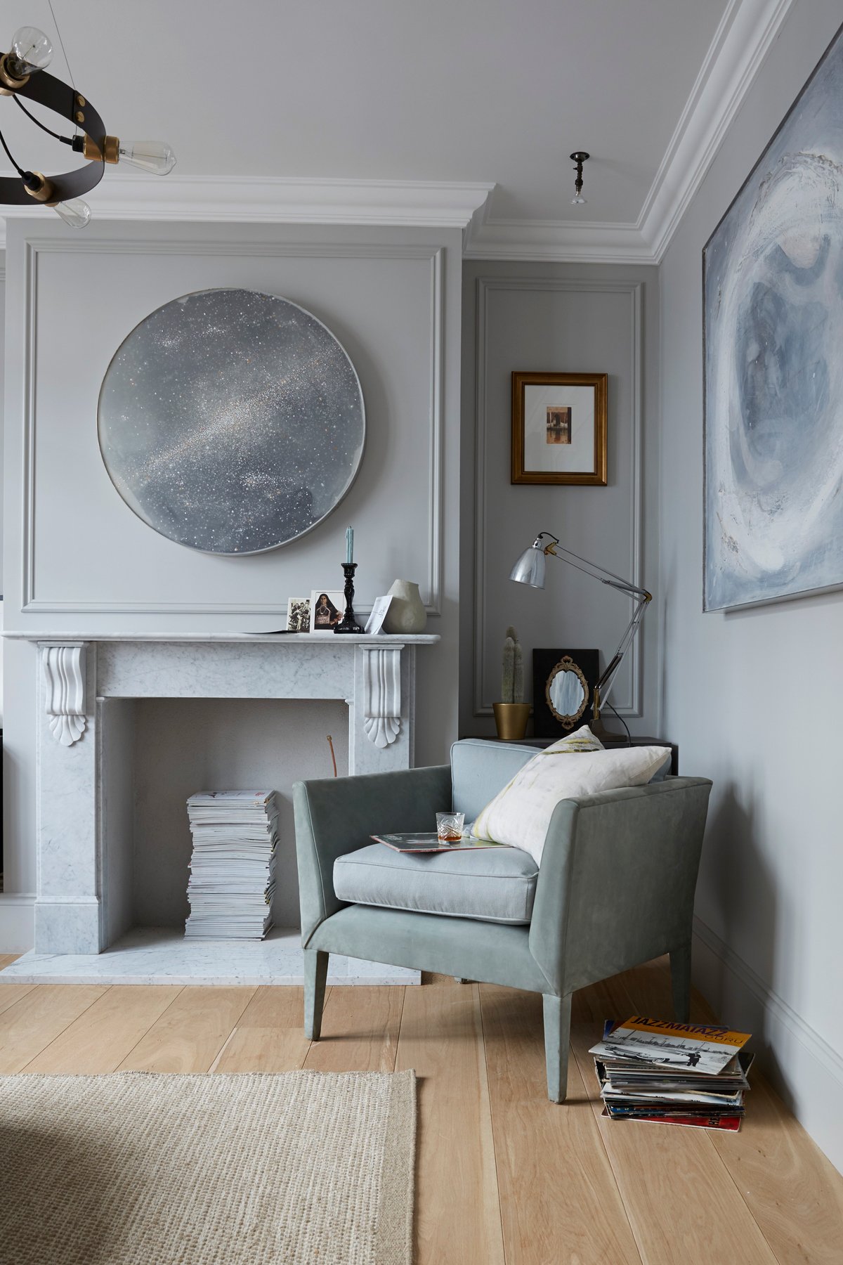 coin lecture fauteuil tendance cheminée - blog déco