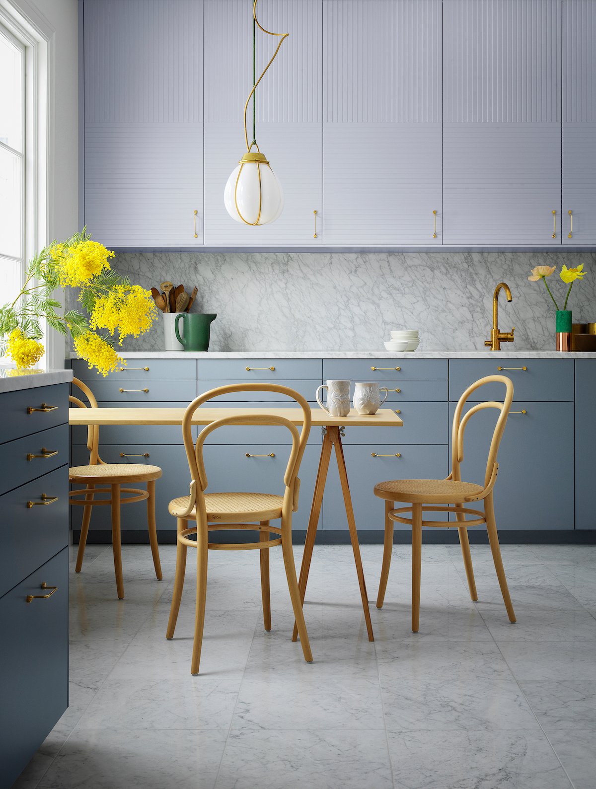 cuisine bi-colore gris mauve gris bleu style scandinave lumineuse