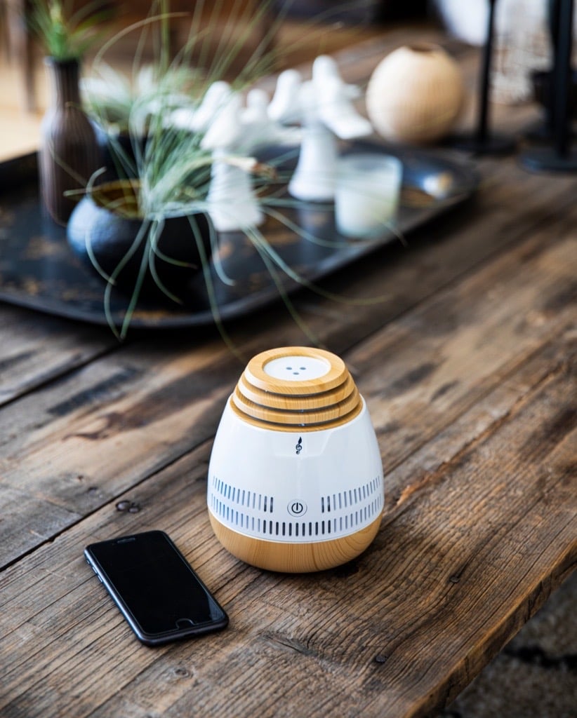 enceinte diffuseur huile essentiel idée cadeau de Noël connecté zen lumineux - blog déco - clem around the corner