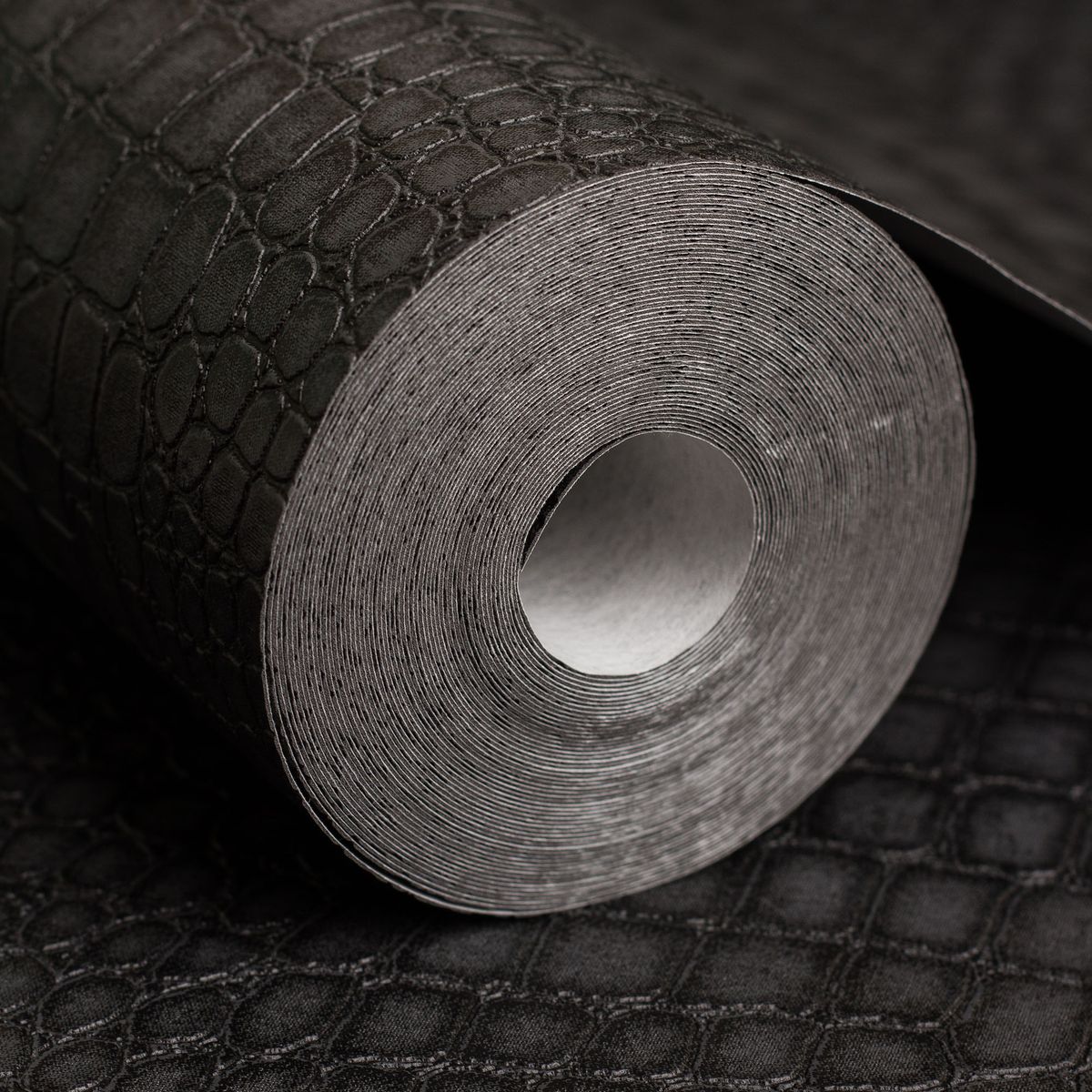 papier peint repositionnable intissé vinyle imitation peau de crocodile noir idée déco intérieure