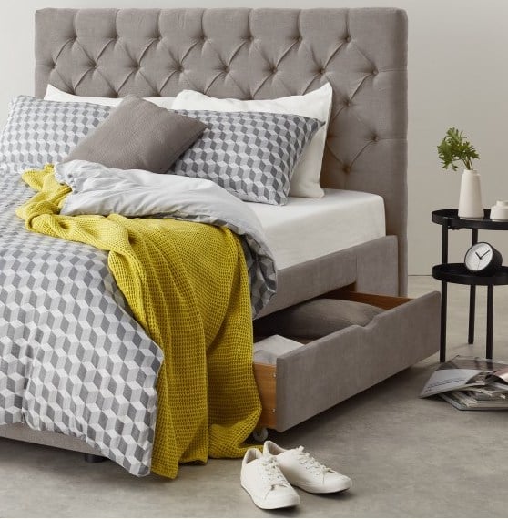 lit chambre parentale tête de lit matelassé gris clair