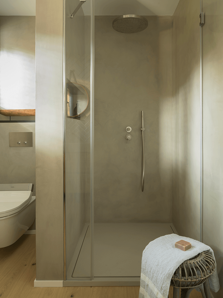 maison en pleine nature douche béton ciré italienne - blog déco