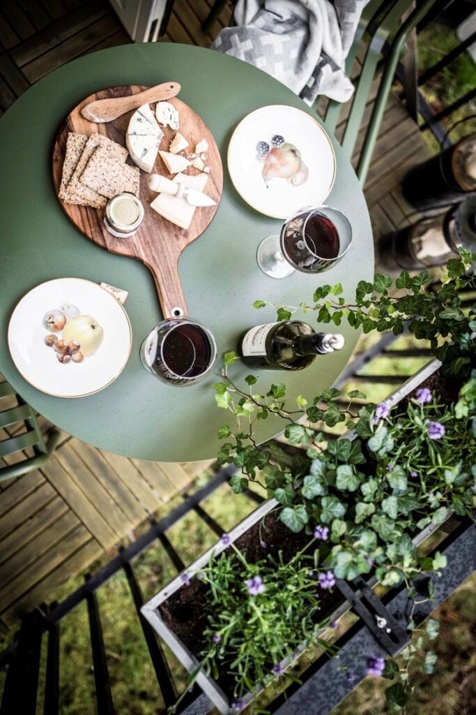 table balcon suspendu métal vert ronde 2 places apéro