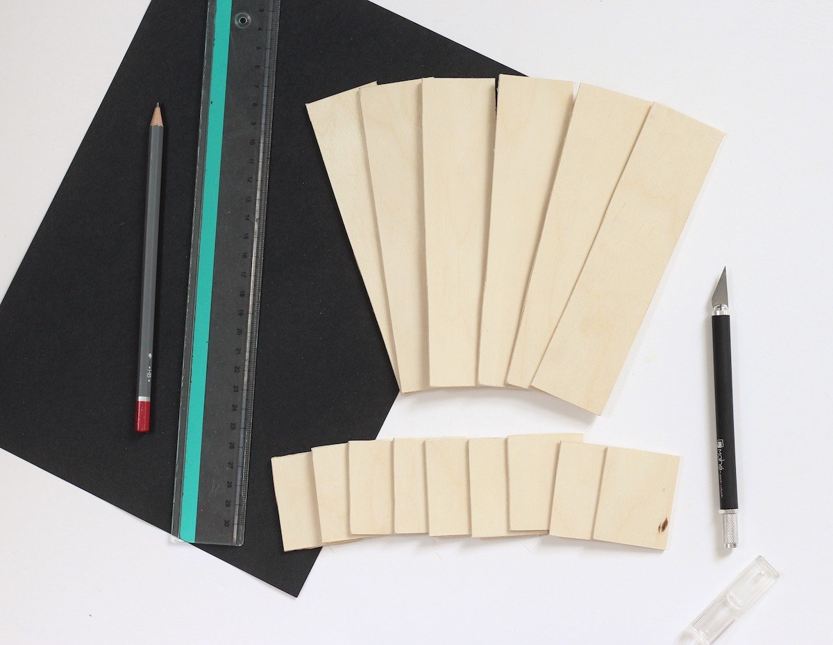 tuto calendrier perpétuel bois balsa cutter feutre marqueur sharpie