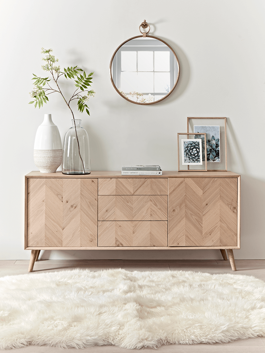meuble bois chevron style scandinave tapis fourrure blanche