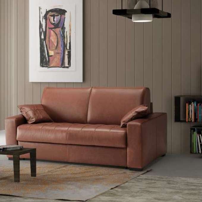 canapé deux places marron cuir deco salon feutré beige