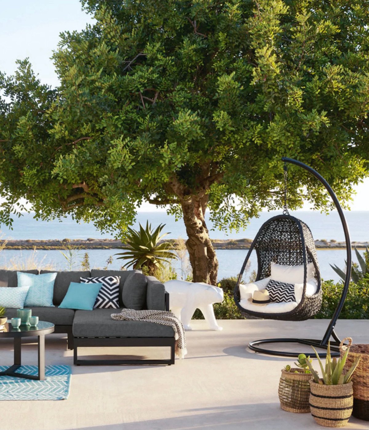 fauteuil suspendu de jardin sur pied noir