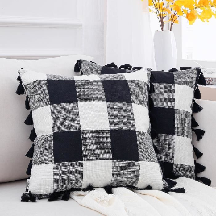 coussin carré pompon noir blanc gris deco sobre