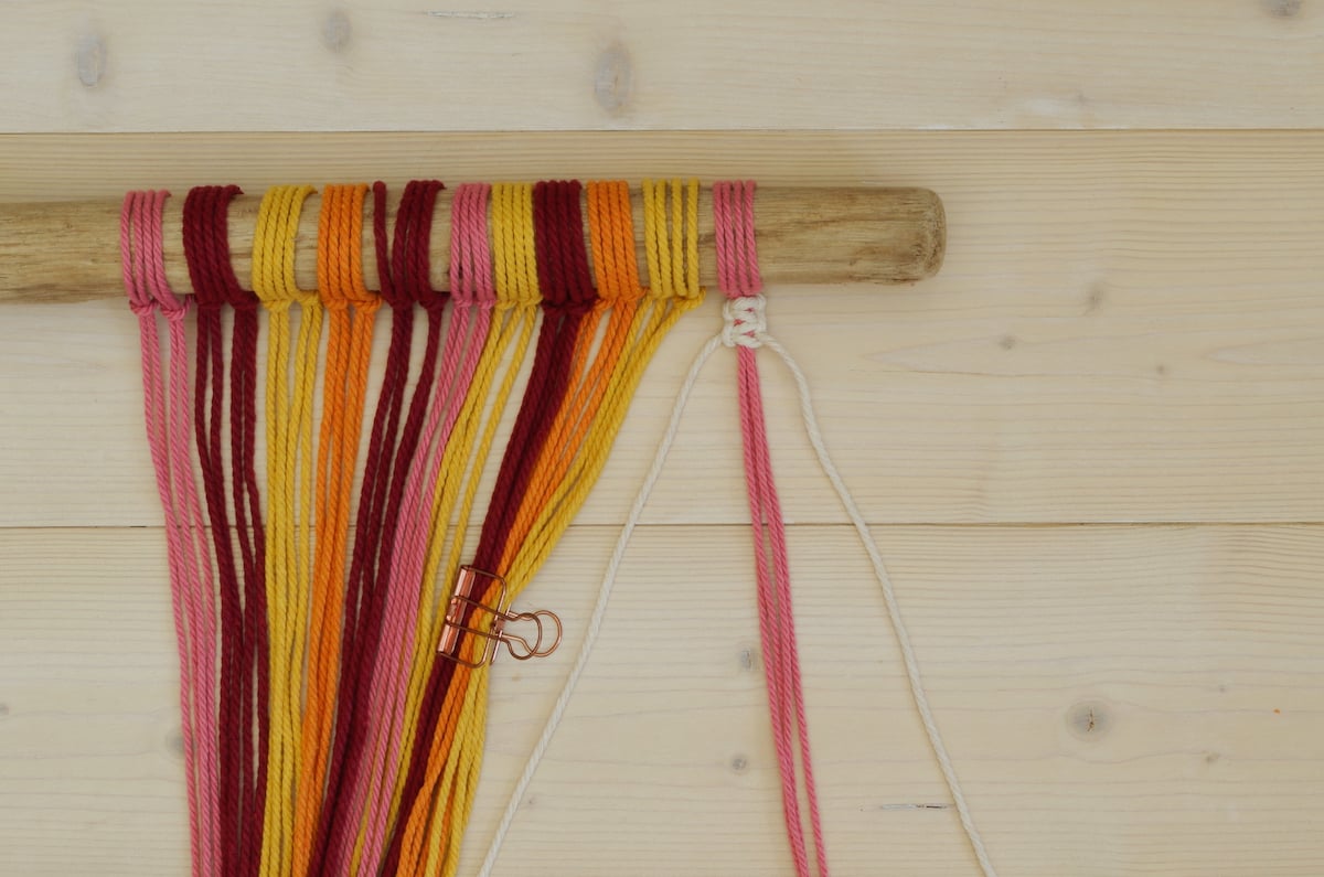 étapes détaillées Décoration murale en macramé nouage corde coton