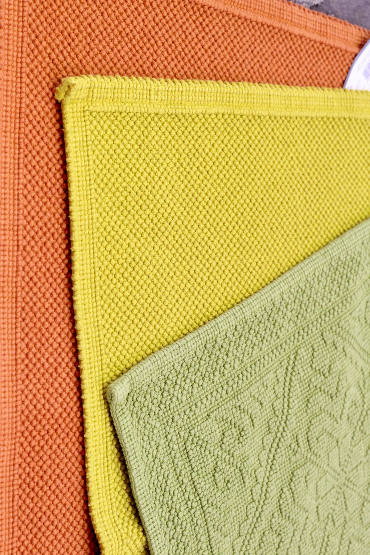 tapis de bain Serge Lesage jaune orange vert amande