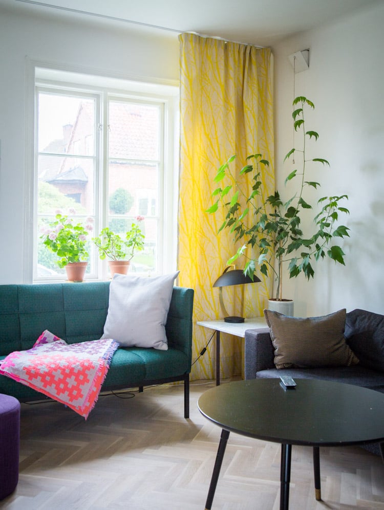 maison du Sud Suède Eslov salon multicolore