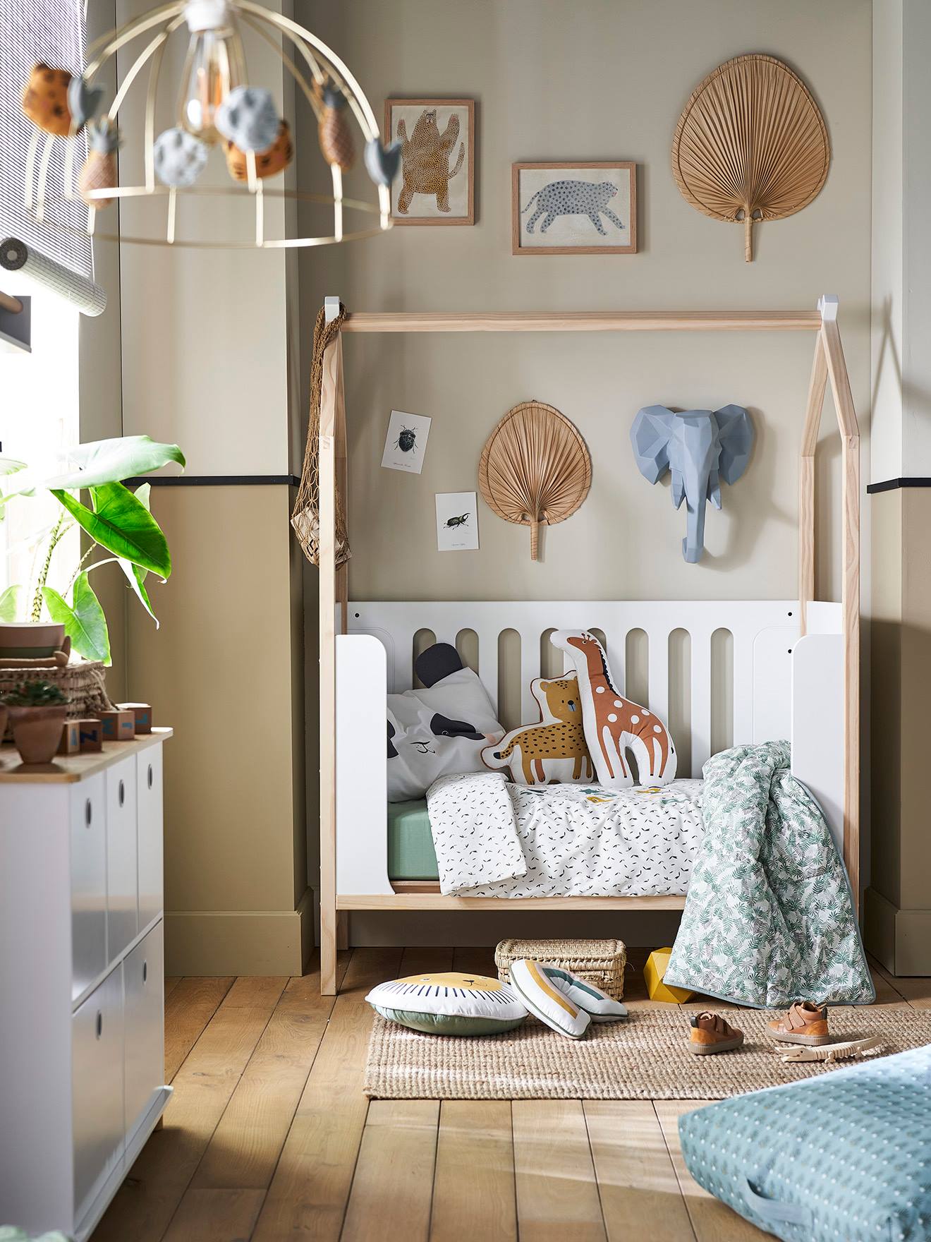nouveautés Vertbaudet lit cabane bébé Montessori chambre nature