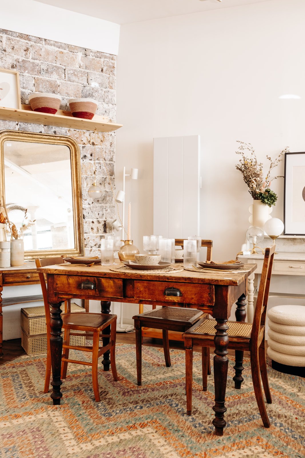 boutique brocante Paris chine objet vintage debongout