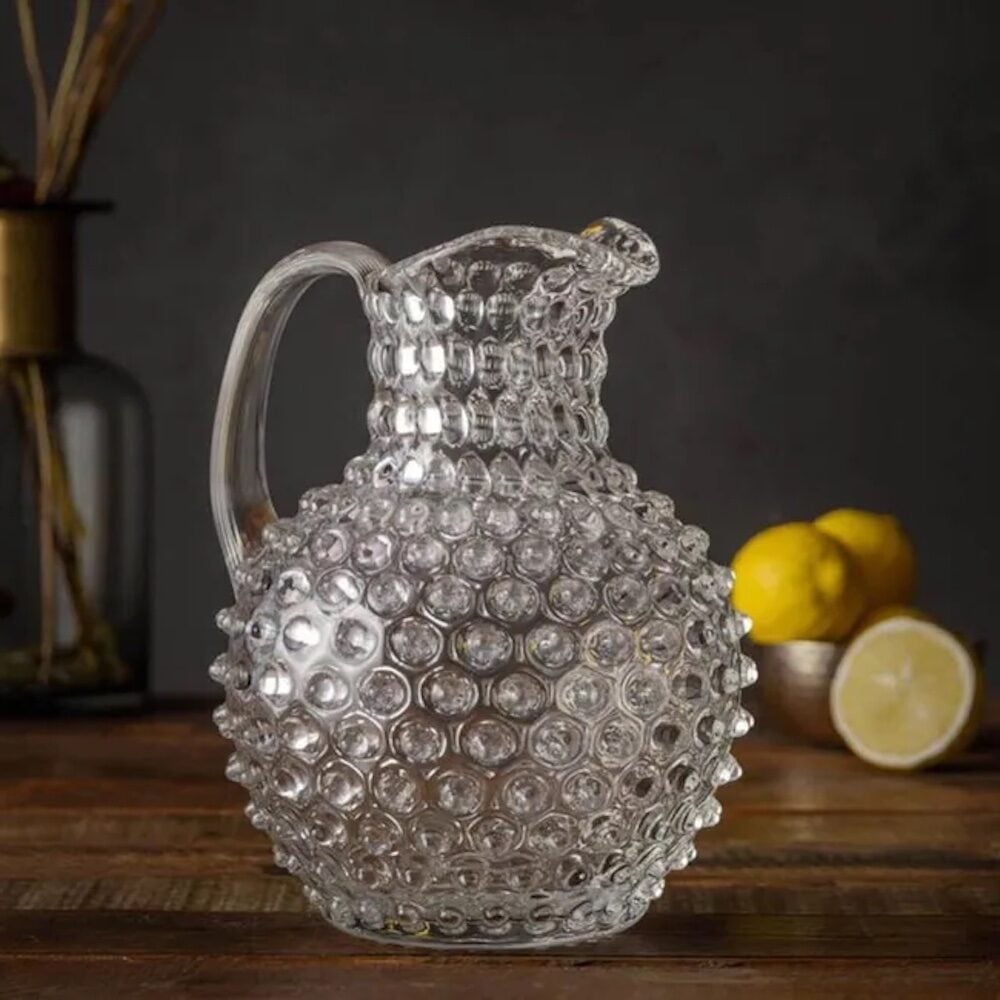 carafe cristal relief table bois deco cuisine